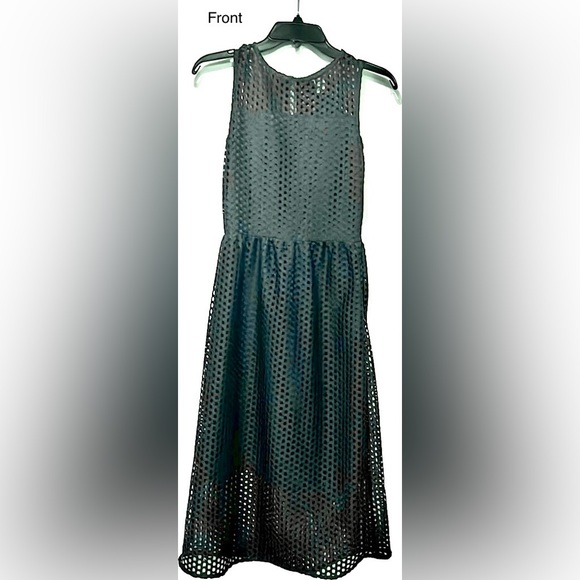 H&M Dresses & Skirts - H&M Contemporary Emerald Green Mesh Dress, Sleeveless, midi, Size 2 Great cond.